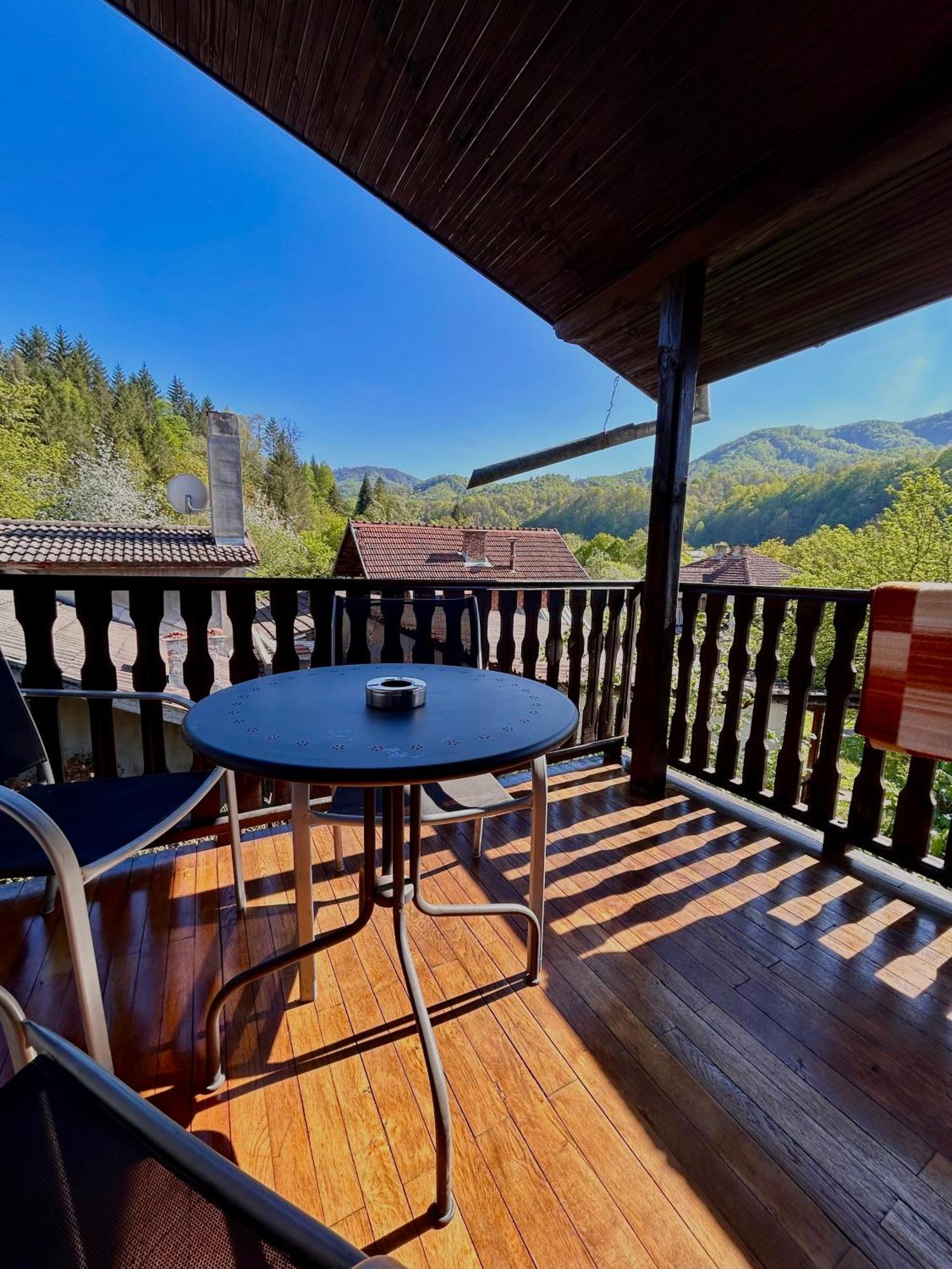 Luylyana Guesthouse Ribaritsa Exteriör bild